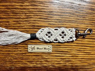 Macramé klíčenka . #macrame #klicenka #drhani #palickovani