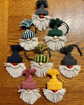 Skřítkové rampelníci . #macramé #drhani #handmade #palickovani